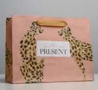 Пакет подарочный бумажный (23х18х10) крафт Леопард 1/600